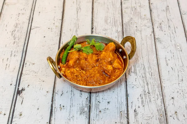Chicken Mildes Curry Mit Würzigen Madras Rezept Traditionellen Metallbehälter Von — Stockfoto
