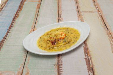 Hecelenmiş un hamurundan kruvasan yaptım. Avokado püresi ve haşlanmış yumurta ve sağlıklı kahvaltı seçeneği ile servis ettim.