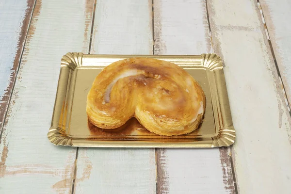 Bir tutam zeytinyağı ve bol çiselemeli puf böreği palmiyeleri.