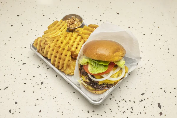 Renk patlaması ve duble çizburgerin tazeliği