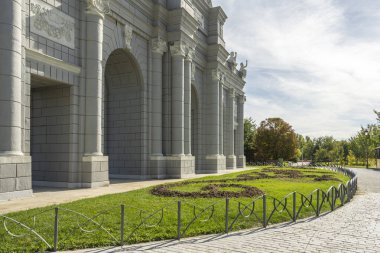 Europa Park 'taki kopya orijinalini, Madrid' deki asıl anıtı ve ziyaretçiler için neden orada olduğunu açıklıyor..