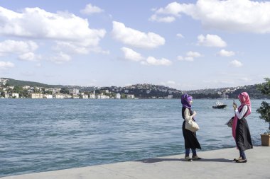 Tourists and memories in Istanbul.