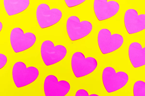 Červená Srdce Žlutém Pozadí Pohled Shora Vzorek Valentýna Pozadí Textura — Stock fotografie