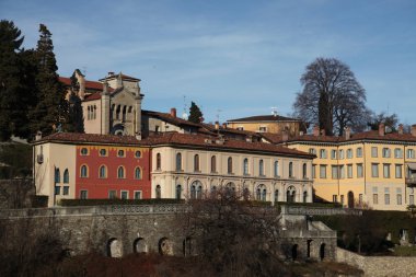 Bergamo renkli binalar