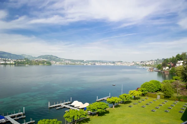 Landscape of Luzern lake and the Luzern city in Switzerland — Stock Photo, Image