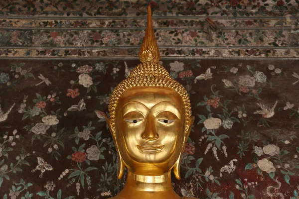 Statua in oro Buddha — Foto Stock