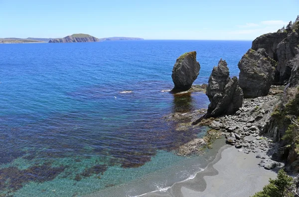 Skerwink sendero, rocas y el mar —  Fotos de Stock