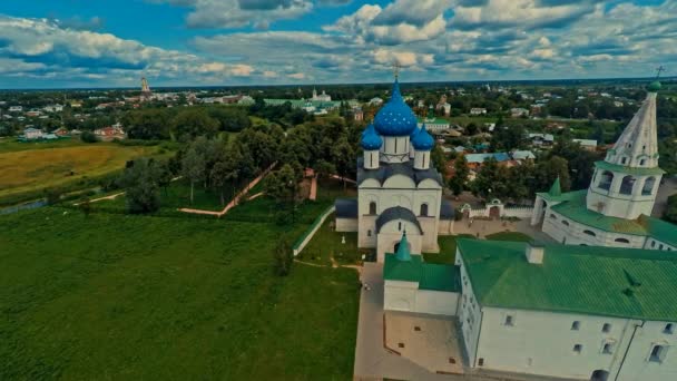 Ryssland, Suzdal, Kreml, skytte (air) — Stockvideo