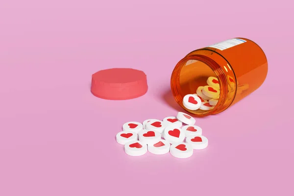 Píldoras Corazones Derramados Junto Frasco Pastillas Aisladas Sobre Fondo Rosa — Foto de Stock