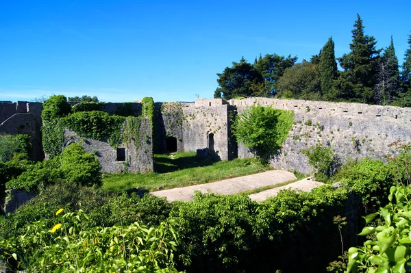 Vue des bâtiments à l'intérieur de la forteresse Spanjola — Photo