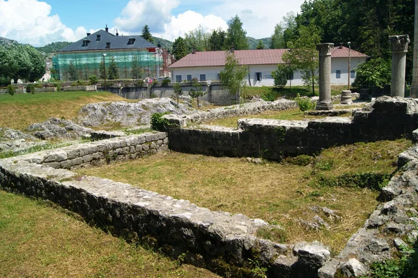 Ruines d'un vieux bâtiment à Cetinje — Photo