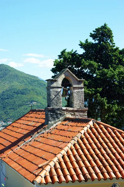 Střecha kostela svatého Sávy v Herceg Novi — Stock fotografie
