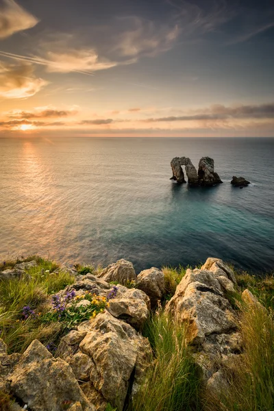 Cantabric pobřeží Španělska průčelím — Stock fotografie