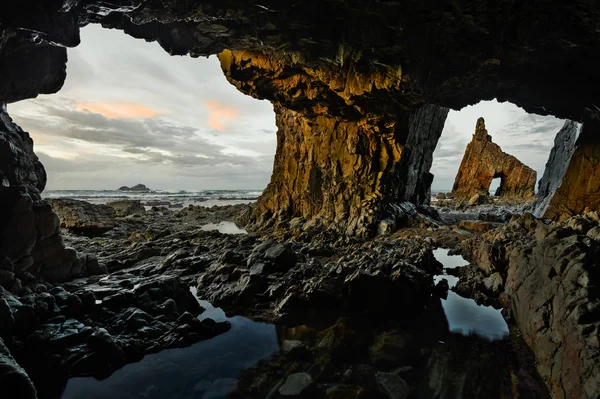 Rocas en la playa de Campiecho, España — Foto de Stock