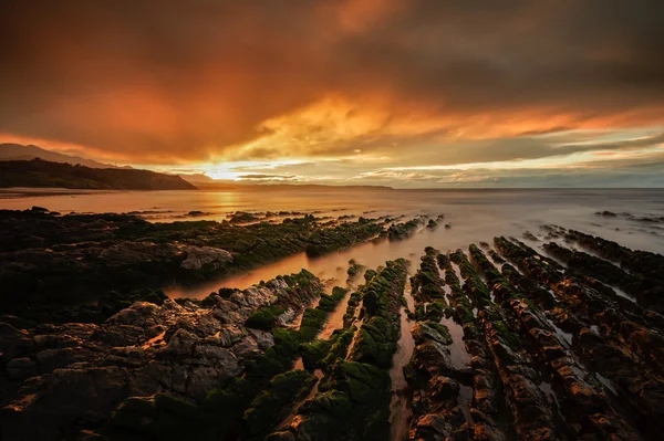 Costa rocciosa dell'oceano Atlantico in Spagna — Foto Stock