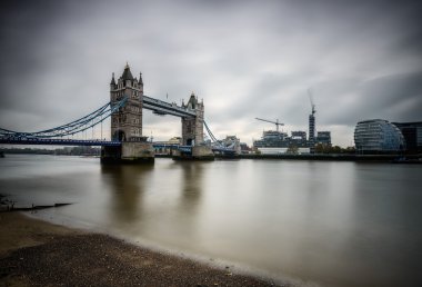 Londra 'daki kule köprüsü