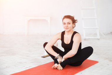 Yoga pratik olan kadın