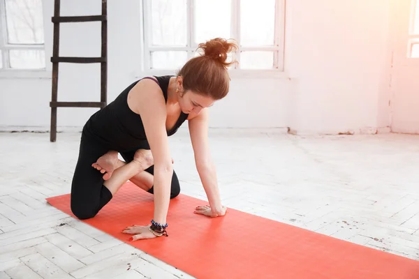 Woman having yoga practice. — Stock Photo, Image