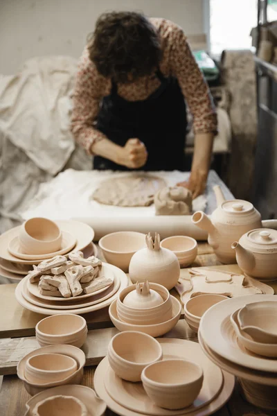 Master Potter zacierania gliny — Zdjęcie stockowe