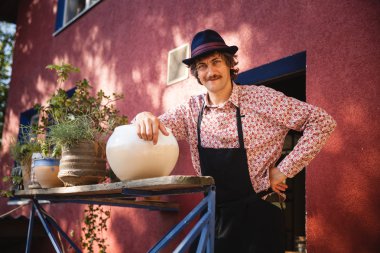 Seramik Bahçe yöneticisinde Potter.