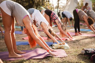 Avatar Yoga Festivali sırasında açık hava uygulaması