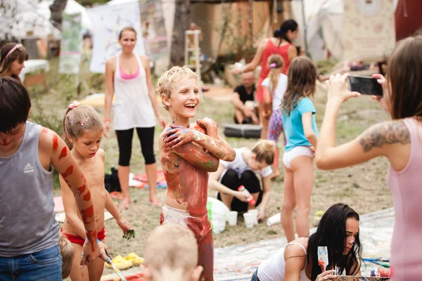 Art therapy session at Avatar Yoga Festival — Stock Photo, Image