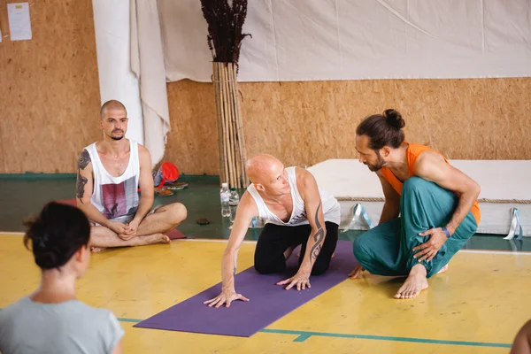 Jani Jaatinen aka Gokulacandra indoor practice during Avatar Yoga Festival