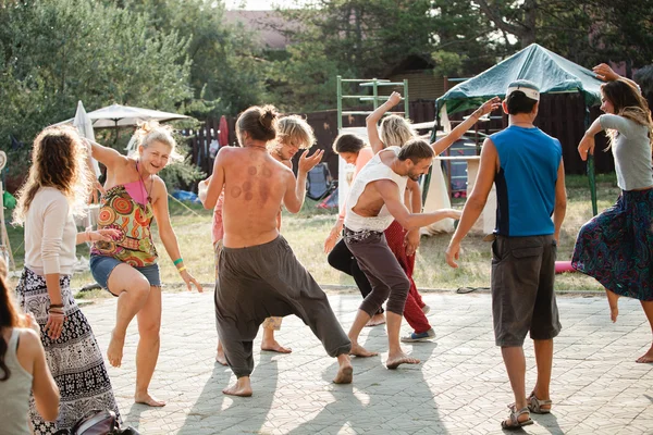 Morning spiritual dance of happiness during Avatar Yoga Festival — Stock Photo, Image