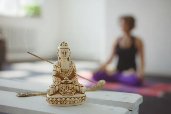 Медитація йога і розслабитися — стокове фото
