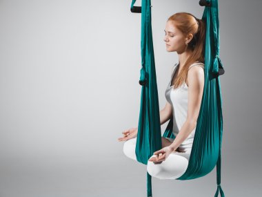 Anti yerçekimi Yoga - stok görüntü