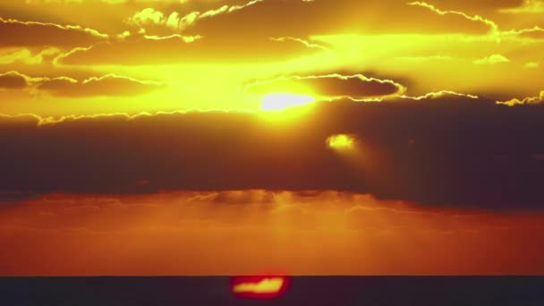 Majestic Pink Sunset dream Over the Sea, time-lapse with rays and color change of clouds, — Stock video