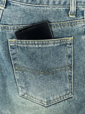 kot pantolon cebinde akıllı telefon