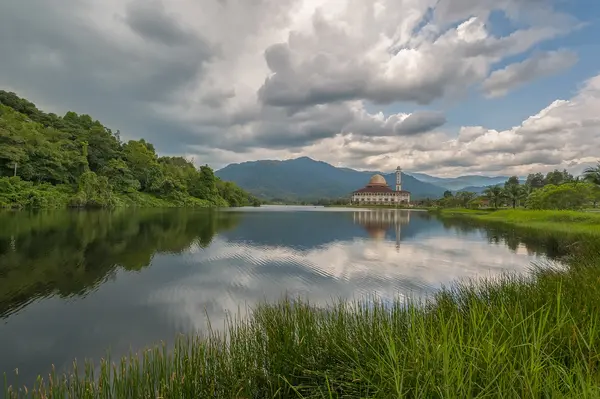 Fırtına UGB Kur'an-ı Kerim cami, Malezya de yansıması ile geliyor