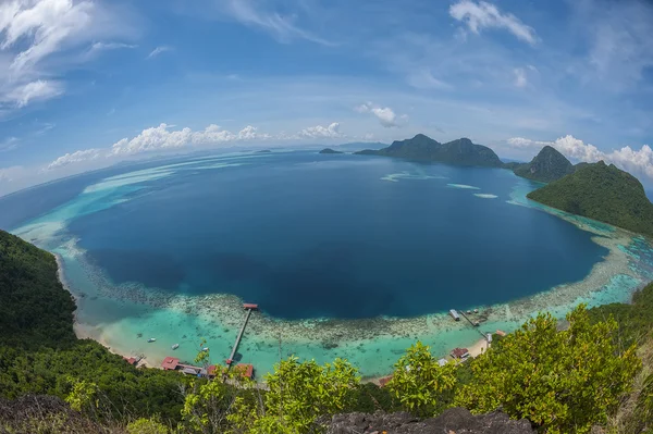 Paesaggio in cima a Bohey Dulang Island vicino a Sipadan Island. Sabah Borneo, Malesia . — Foto Stock