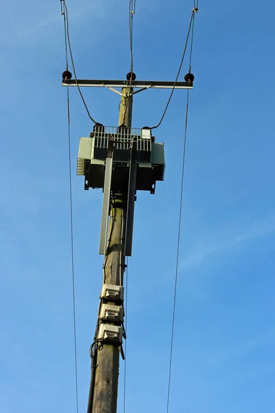 Electricity pole transformer