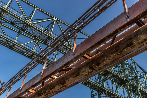 Eski çelik konstrüksiyon