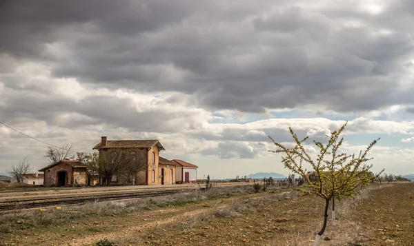 Estación ferroviaria abandonada — Foto de Stock