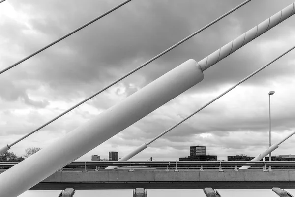 Cable permanecido puente — Foto de Stock