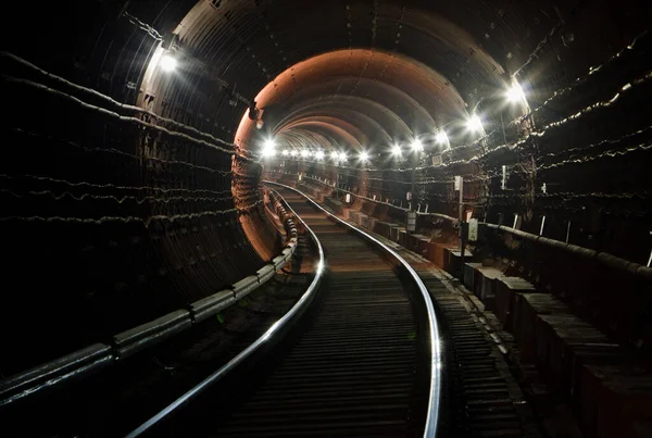 Tunel Metra Dla Pociągów Miejskich Obrazek Stockowy