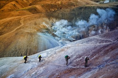 İzlanda dağlarda hiking