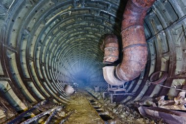 Terk edilmiş Metro'ya. Kiev, Ukrayna. Kyiv, Ukrayna