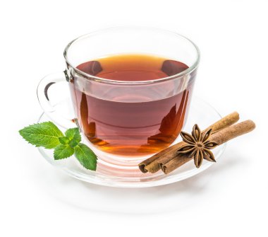 Beyaz çay ve tarçın biftek şeffaf bardak