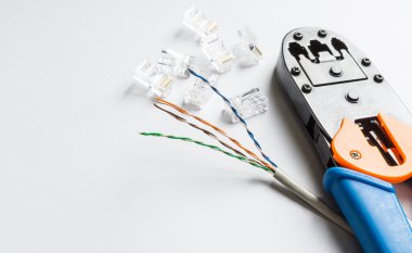 Crimper, konektörler ve ethernet kablosu