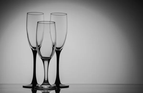 Silhouette champagne glasses black and white — Stock Photo, Image