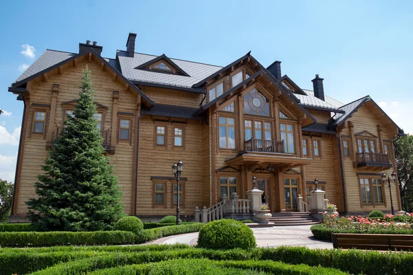 Ukrayna, Mezhyhi eski Başkan eski köşkü