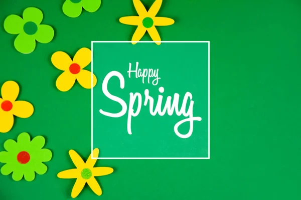 快乐春天贺卡配上五彩缤纷的花朵 春绿的植物背景 色彩艳丽的花朵框架 春意盎然 — 图库照片