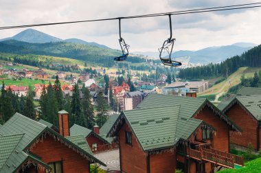  Dağlardaki halat yolu