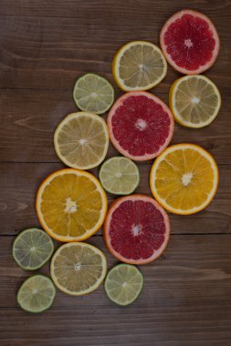 narenciye dilimlenmiş