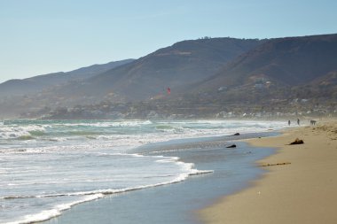 Uçurtma sörfçü California sahil kıyıları