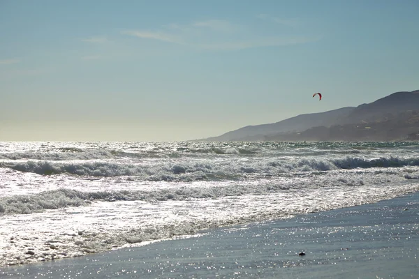凧のサーファー カリフォルニア沿岸海岸 — ストック写真